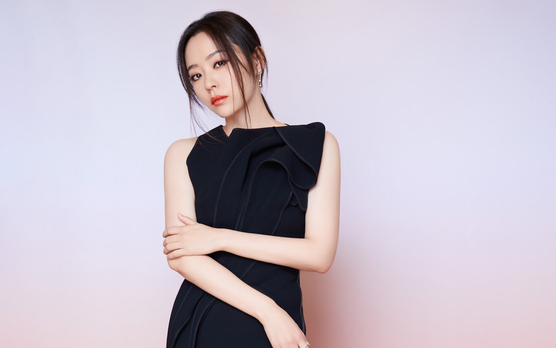 瑞士队在大赛中迎战强敌，取得胜利晋级，瑞士队赢了
